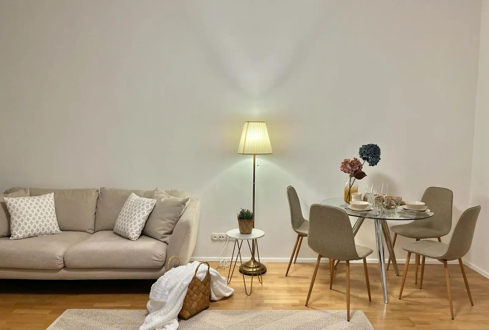 Zentrales Apartment Mit Balkon Vienna